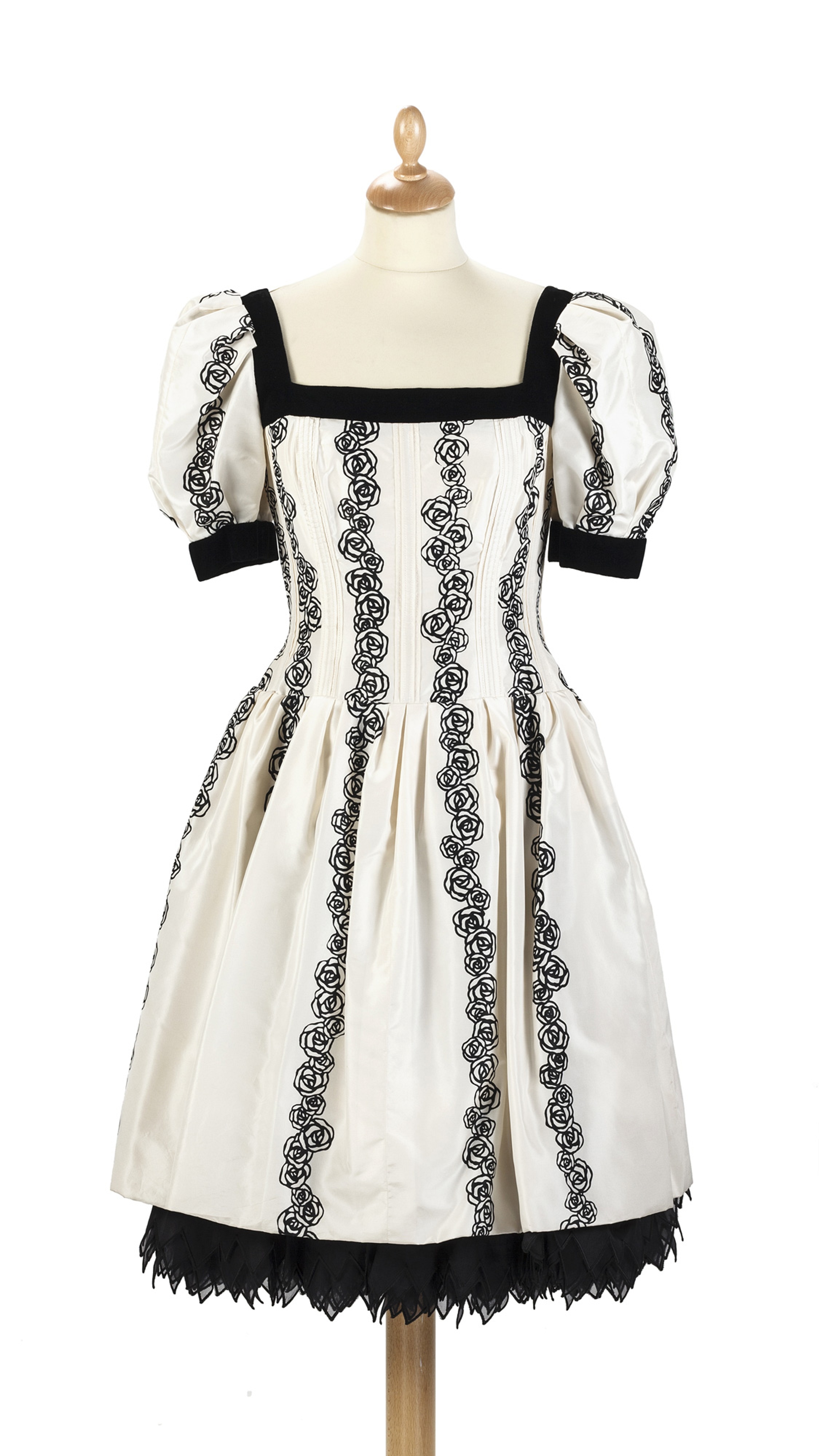 Modèle Robe Dior Christian Dior, robe de cocktail en soie écrue… | Piguet
