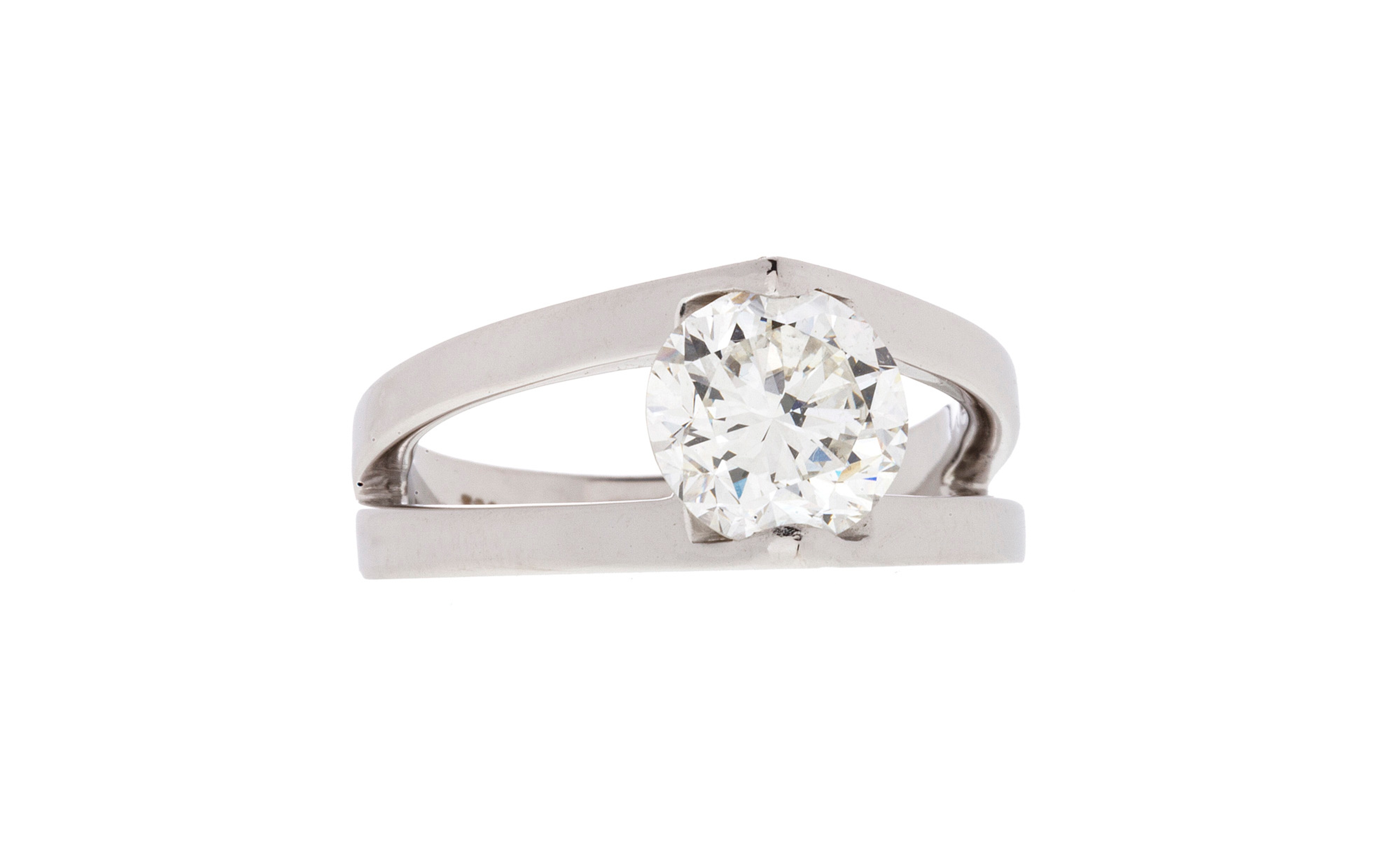 Dinh Van, bague en or gris 750 sertie d'un diamant