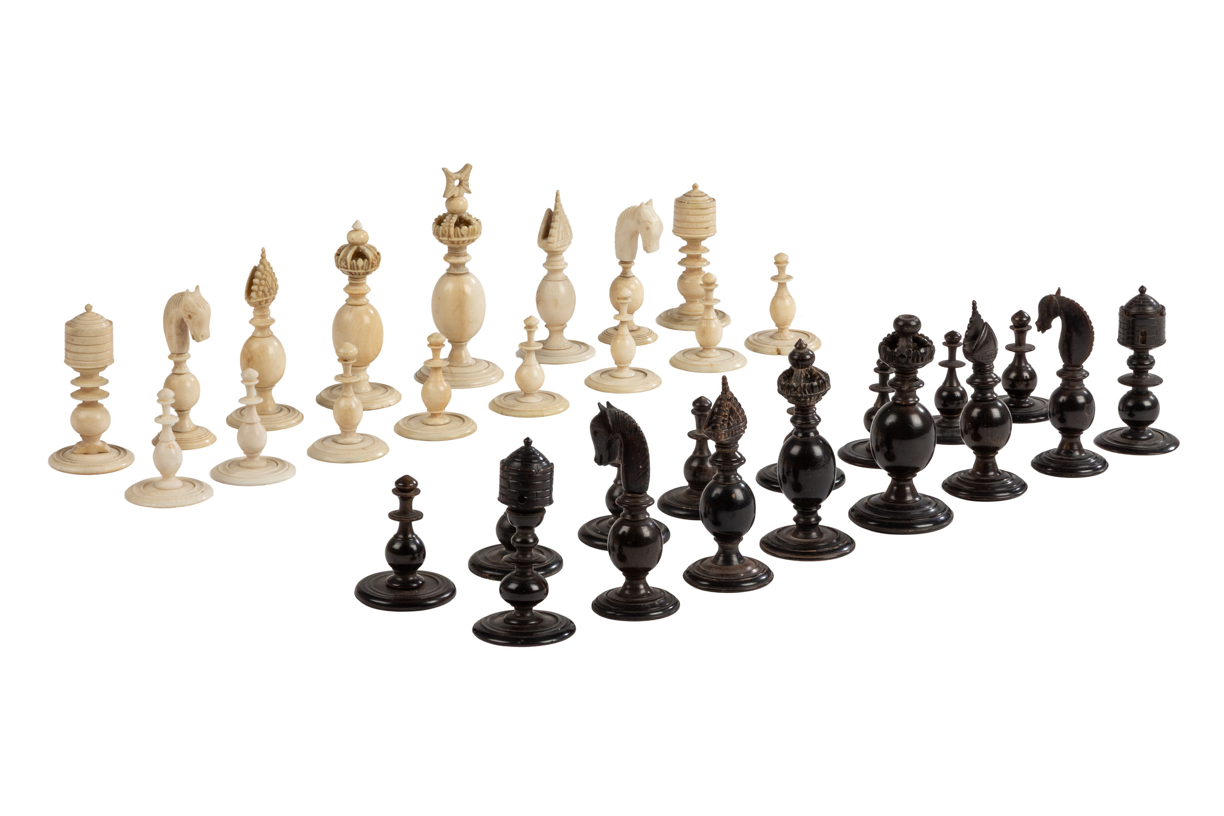Naef – Jeu D’échecs Bauhaus Complet – 32 Pièces En Bois – Échiquier 36x36 Cm – Coffret 44x7,5x4,5 Cm
