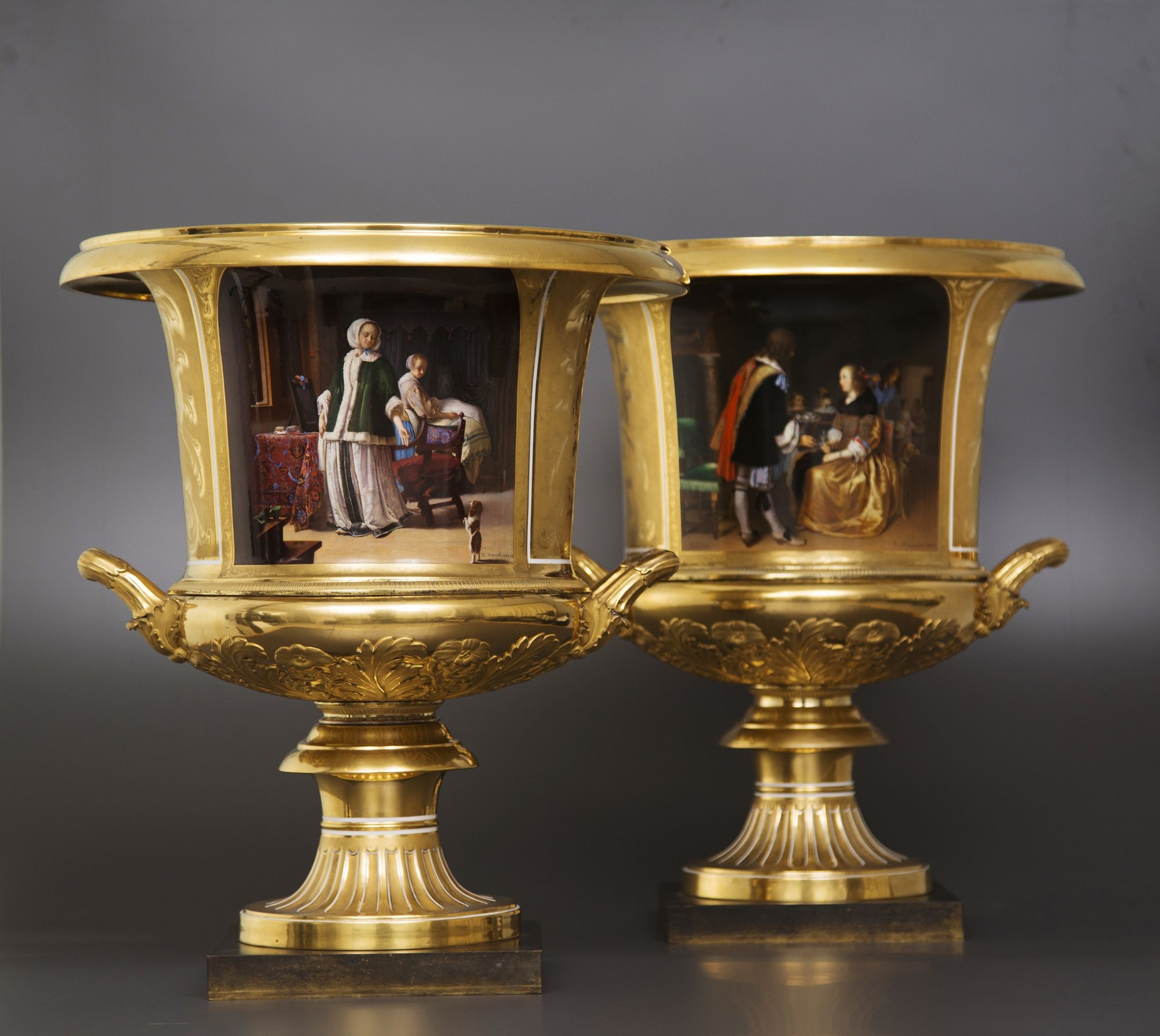 Exceptionnelle paire
de vases en porcelaine